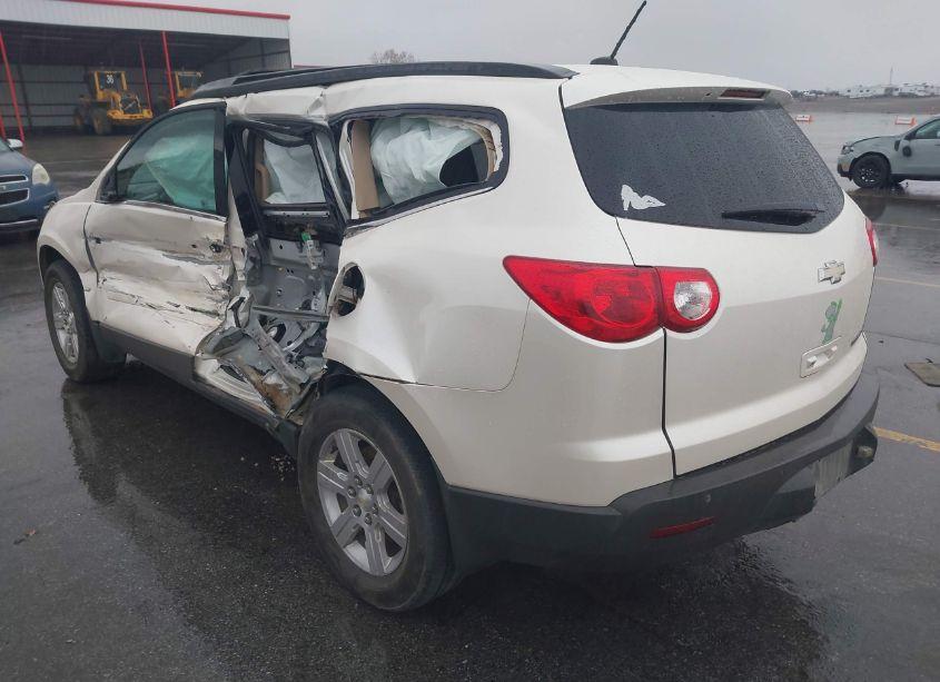 Photo 3 of 2011 Chevrolet Traverse 2LT (VIN 1GNKRJED0BJ185669)