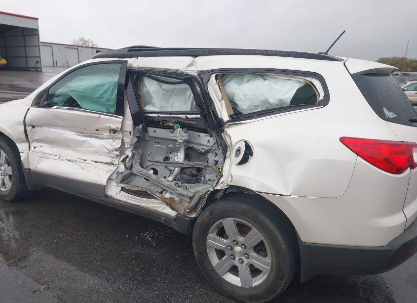Photo 6 of 2011 Chevrolet Traverse 2LT (VIN 1GNKRJED0BJ185669)