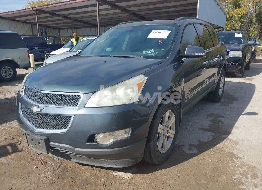 Photo 2 of 2011 Chevrolet Traverse 2LT (VIN 1GNKRJED1BJ197362)