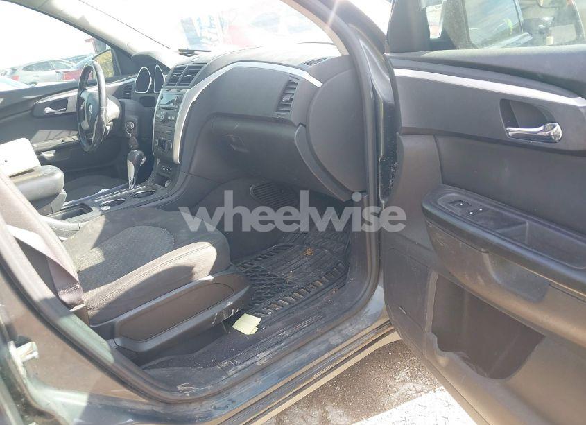 Photo 5 of 2011 Chevrolet Traverse 2LT (VIN 1GNKRJED1BJ197362)