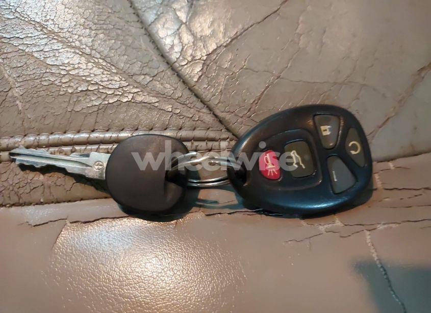 Photo 11 of 2011 Chevrolet Traverse 2LT (VIN 1GNKRJED1BJ251372)