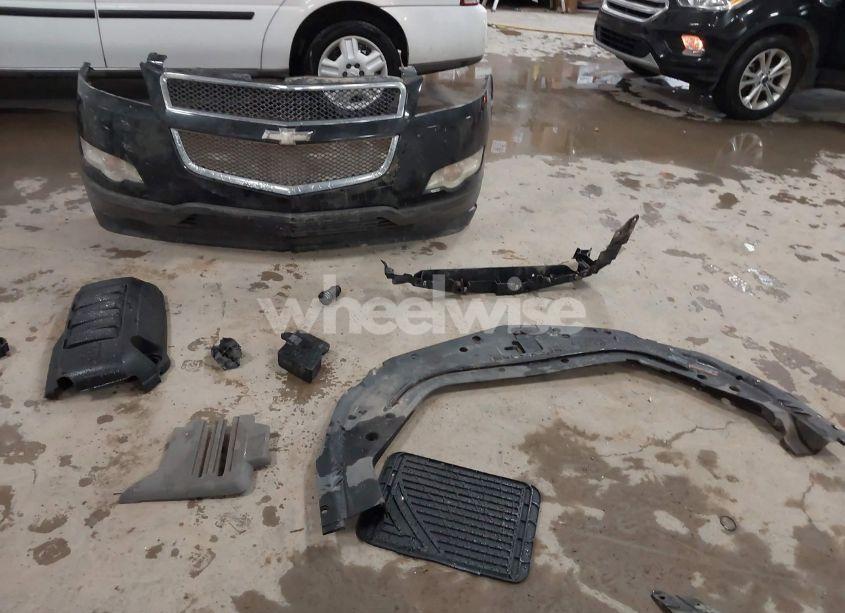 Photo 12 of 2011 Chevrolet Traverse 2LT (VIN 1GNKRJED1BJ251372)