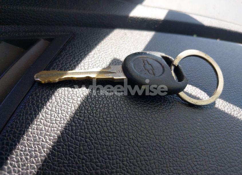 Photo 10 of 2011 Chevrolet Traverse 2LT (VIN 1GNKRJED1BJ352427)