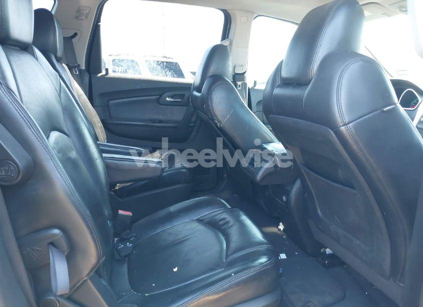 Photo 7 of 2011 Chevrolet Traverse 2LT (VIN 1GNKRJED1BJ352427)