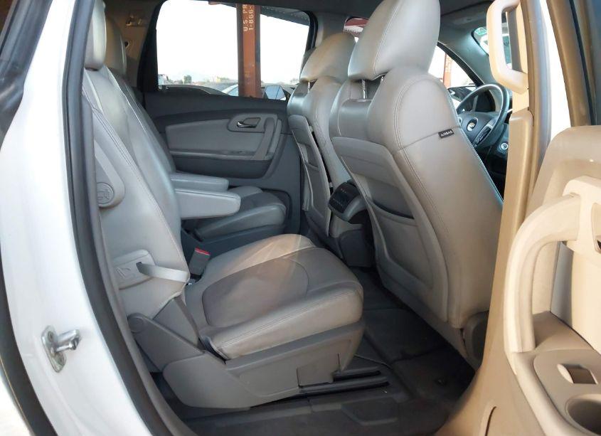 Photo 8 of 2011 Chevrolet Traverse 2LT (VIN 1GNKRJED2BJ226853)