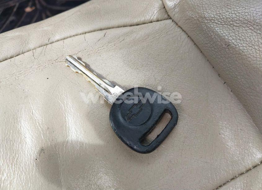 Photo 11 of 2011 Chevrolet Traverse 2LT (VIN 1GNKRJED2BJ392208)