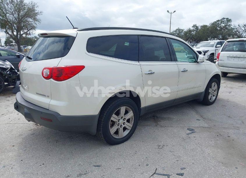Photo 4 of 2011 Chevrolet Traverse 2LT (VIN 1GNKRJED2BJ392208)