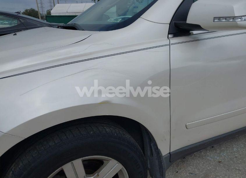 Photo 6 of 2011 Chevrolet Traverse 2LT (VIN 1GNKRJED2BJ392208)