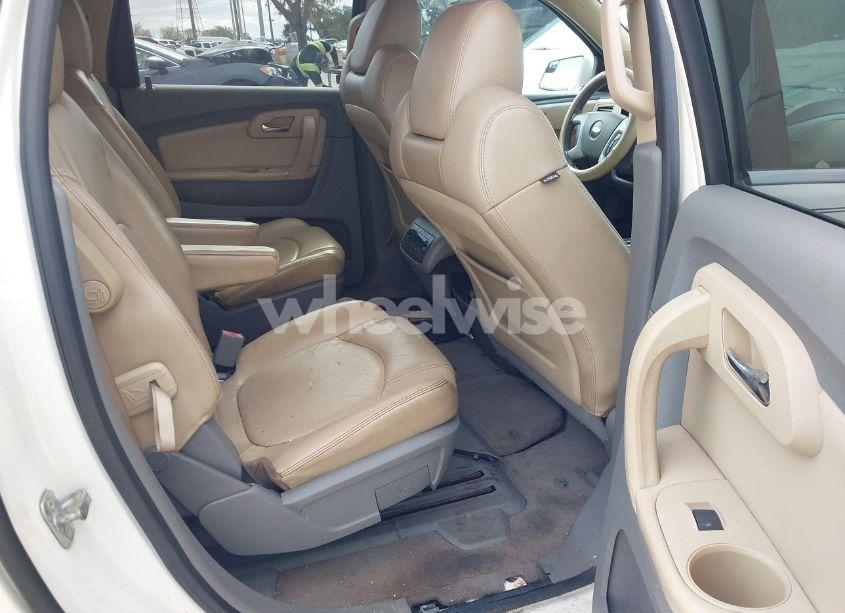 Photo 8 of 2011 Chevrolet Traverse 2LT (VIN 1GNKRJED2BJ392208)