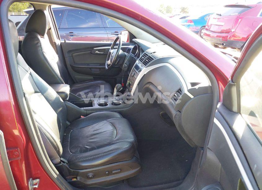 Photo 5 of 2011 Chevrolet Traverse 2LT (VIN 1GNKRJED4BJ184914)