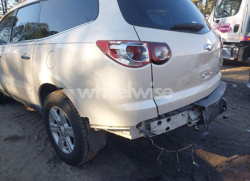 Photo 6 of 2011 Chevrolet Traverse 2LT (VIN 1GNKRJED4BJ317137)