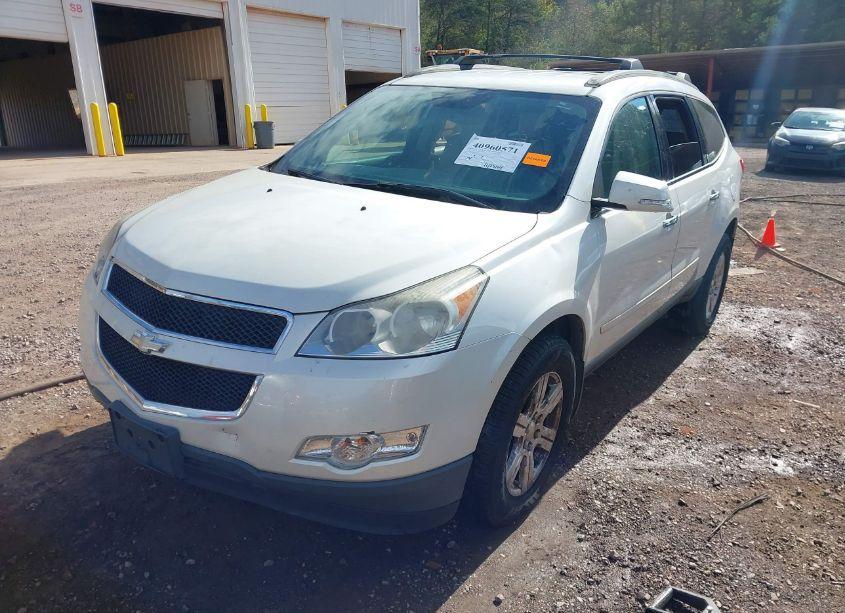 Photo 2 of 2012 Chevrolet Traverse 2LT (VIN 1GNKRJED4CJ373158)