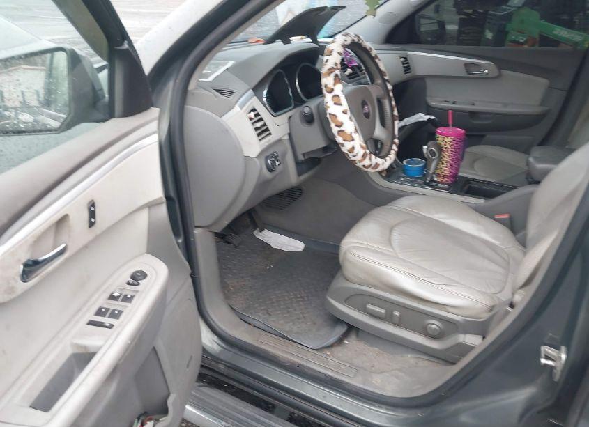 Photo 5 of 2011 Chevrolet Traverse 2LT (VIN 1GNKRJED5BJ144776)