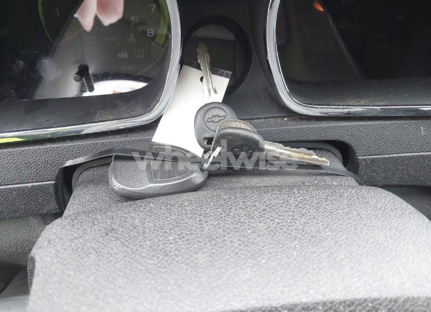 Photo 11 of 2011 Chevrolet Traverse 2LT (VIN 1GNKRJED5BJ355458)