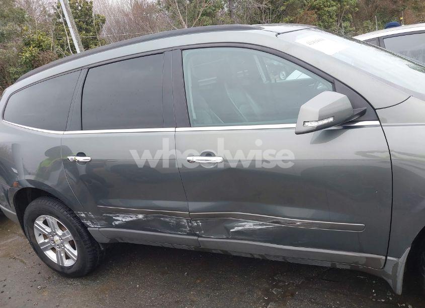 Photo 13 of 2011 Chevrolet Traverse 2LT (VIN 1GNKRJED5BJ355458)