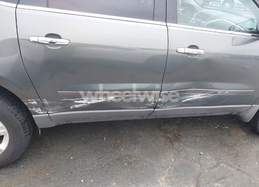 Photo 17 of 2011 Chevrolet Traverse 2LT (VIN 1GNKRJED5BJ355458)