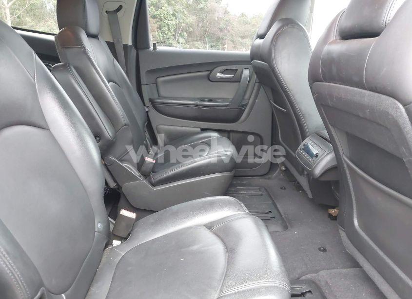 Photo 8 of 2011 Chevrolet Traverse 2LT (VIN 1GNKRJED5BJ355458)