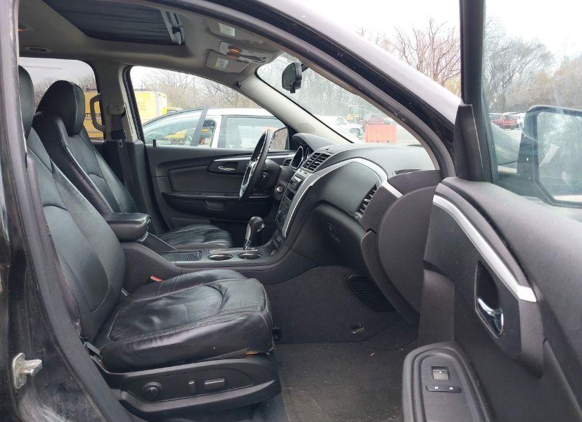 Photo 5 of 2011 Chevrolet Traverse 2LT (VIN 1GNKRJED5BJ355492)