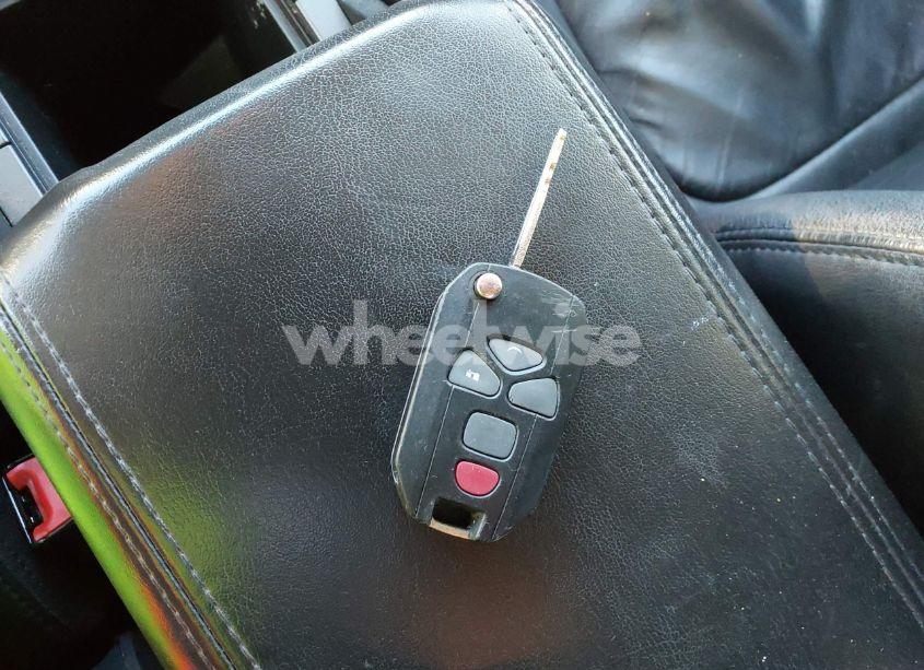 Photo 11 of 2011 Chevrolet Traverse 2LT (VIN 1GNKRJED6BJ217315)