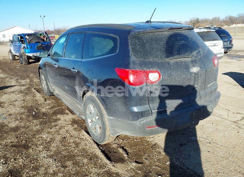 Photo 3 of 2011 Chevrolet Traverse 2LT (VIN 1GNKRJED6BJ217315)