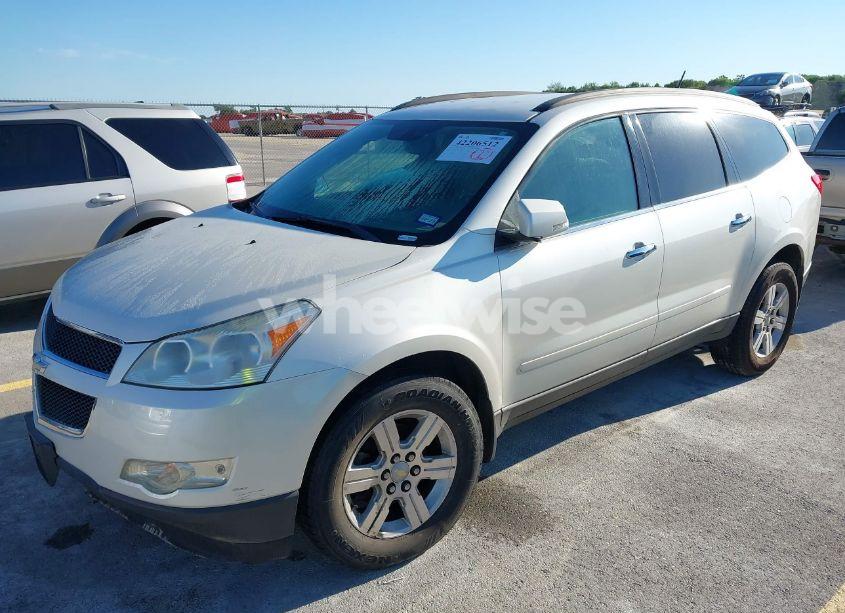 Photo 2 of 2011 Chevrolet Traverse 2LT (VIN 1GNKRJED7BJ272081)