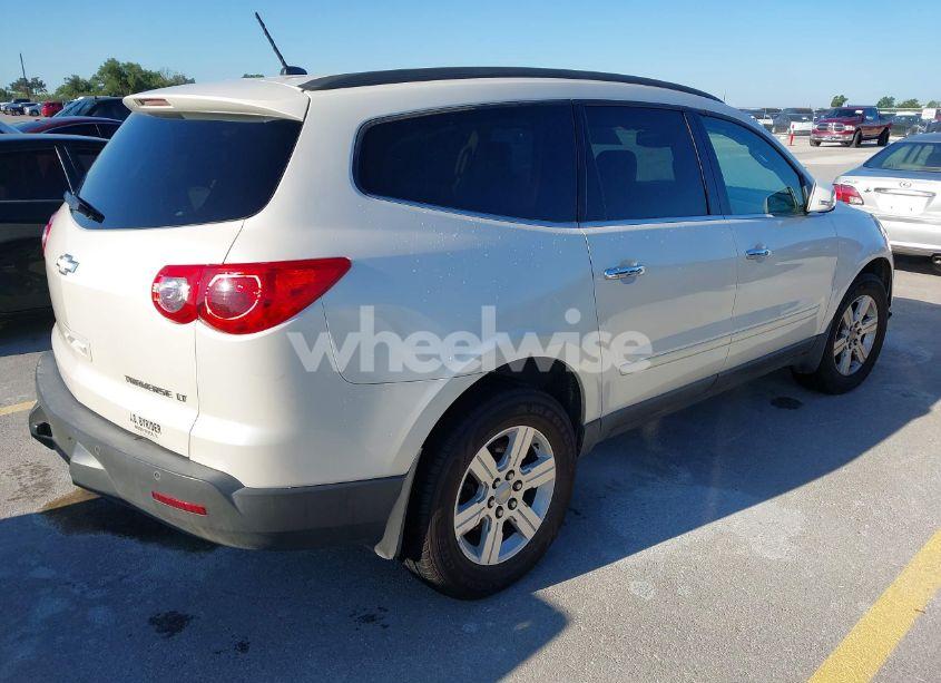 Photo 4 of 2011 Chevrolet Traverse 2LT (VIN 1GNKRJED7BJ272081)