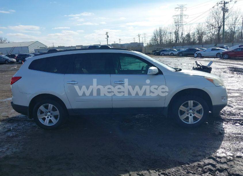 Photo 13 of 2011 Chevrolet Traverse 2LT (VIN 1GNKRJED8BJ149180)