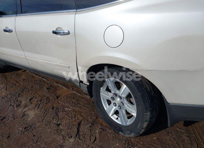 Photo 6 of 2011 Chevrolet Traverse 2LT (VIN 1GNKRJED8BJ149180)