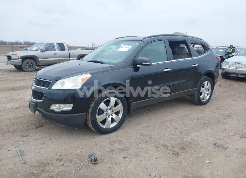 Photo 2 of 2011 Chevrolet Traverse 2LT (VIN 1GNKRJED8BJ336581)