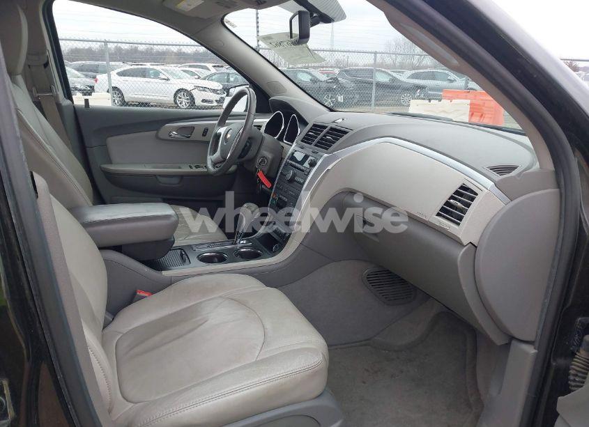 Photo 5 of 2011 Chevrolet Traverse 2LT (VIN 1GNKRJED8BJ336581)