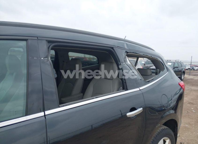 Photo 6 of 2011 Chevrolet Traverse 2LT (VIN 1GNKRJED8BJ336581)