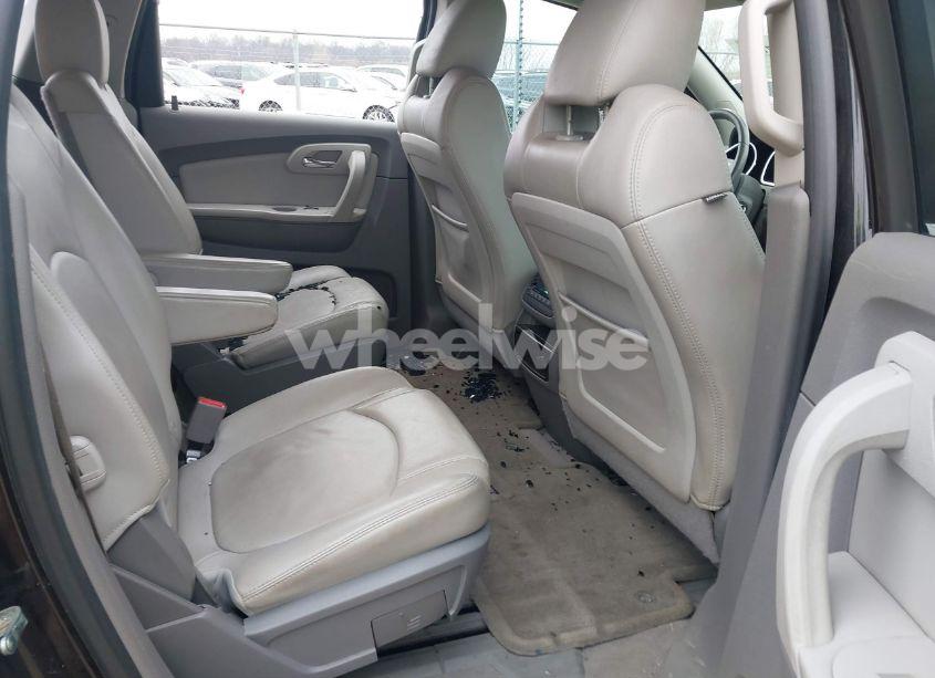 Photo 8 of 2011 Chevrolet Traverse 2LT (VIN 1GNKRJED8BJ336581)