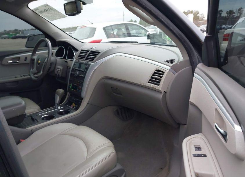 Photo 5 of 2011 Chevrolet Traverse 2LT (VIN 1GNKRJED9BJ126927)