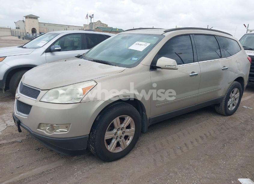 Photo 2 of 2012 Chevrolet Traverse 2LT (VIN 1GNKRJED9CJ173912)