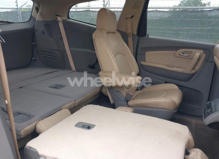 Photo 8 of 2012 Chevrolet Traverse 2LT (VIN 1GNKRJED9CJ173912)