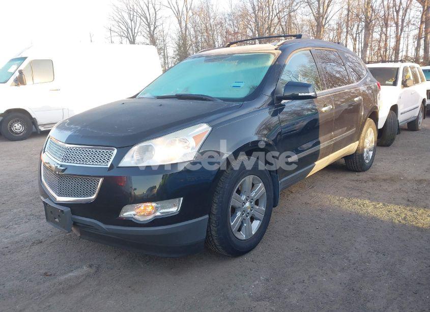 Photo 2 of 2011 Chevrolet Traverse 2LT (VIN 1GNKRJEDXBJ404220)