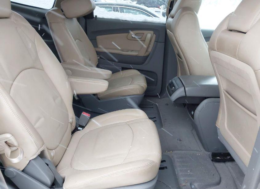 Photo 8 of 2011 Chevrolet Traverse 2LT (VIN 1GNKRJEDXBJ418201)