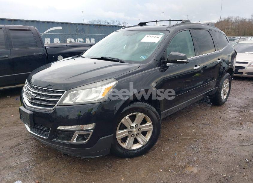 Photo 2 of 2013 Chevrolet Traverse 2LT (VIN 1GNKRJKD0DJ167745)