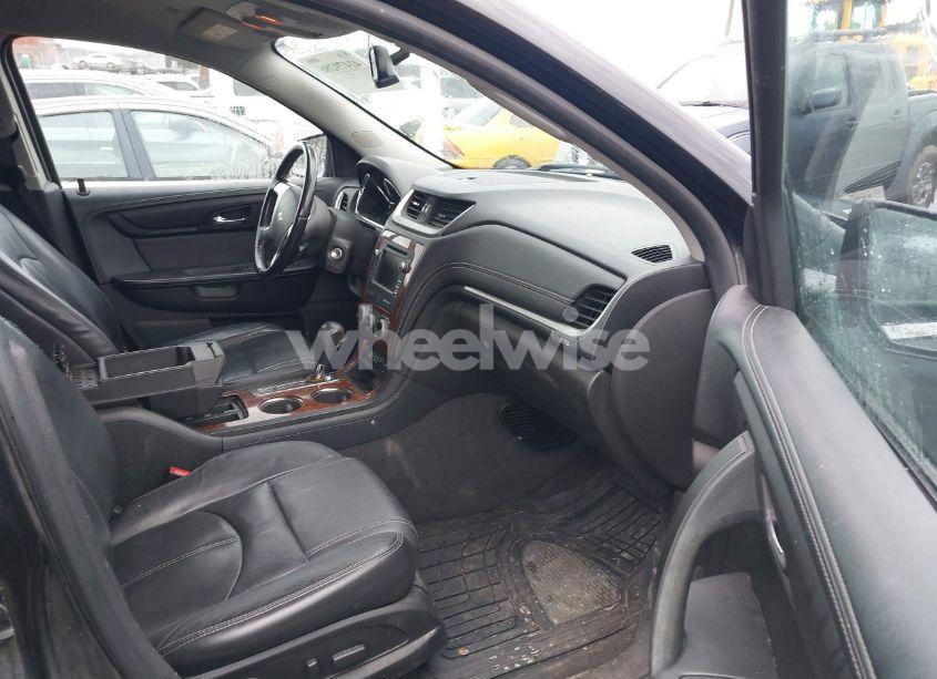 Photo 5 of 2013 Chevrolet Traverse 2LT (VIN 1GNKRJKD0DJ167745)