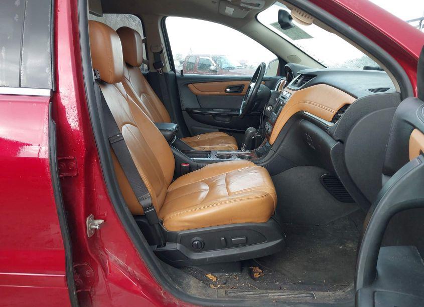 Photo 5 of 2013 Chevrolet Traverse 2LT (VIN 1GNKRJKD1DJ192363)