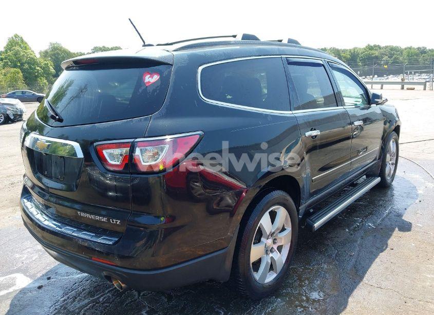 Photo 4 of 2015 Chevrolet Traverse LTZ (VIN 1GNKRJKD1FJ165148)