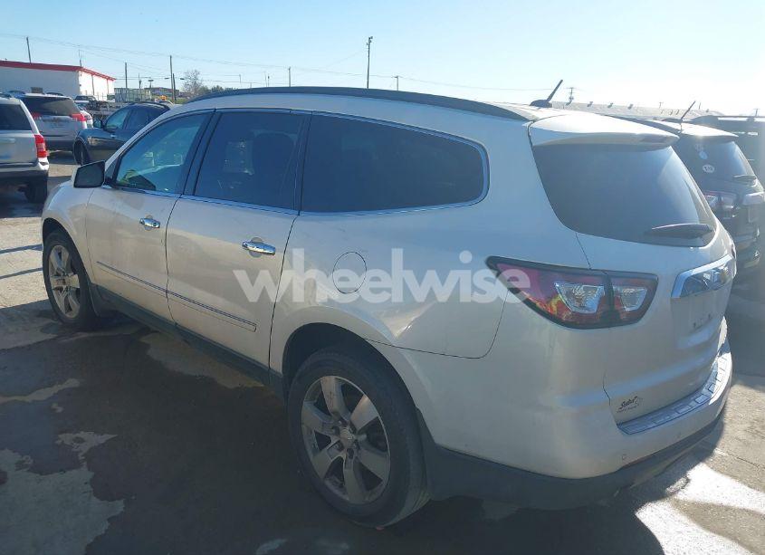 Photo 3 of 2015 Chevrolet Traverse LTZ (VIN 1GNKRJKD1FJ214719)