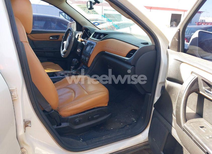 Photo 5 of 2013 Chevrolet Traverse 2LT (VIN 1GNKRJKD2DJ129241)