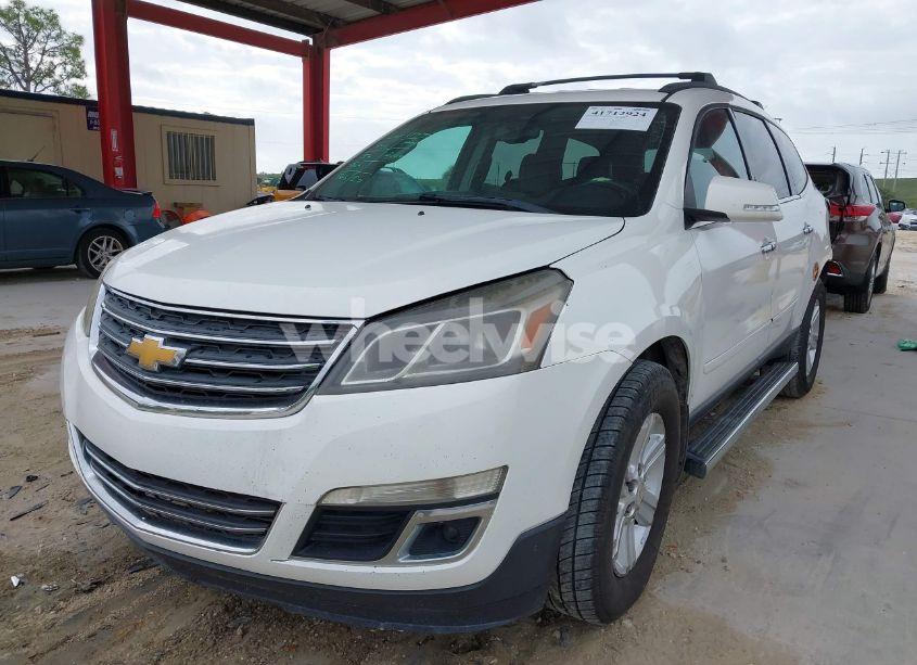 Photo 2 of 2013 Chevrolet Traverse 2LT (VIN 1GNKRJKD2DJ195871)