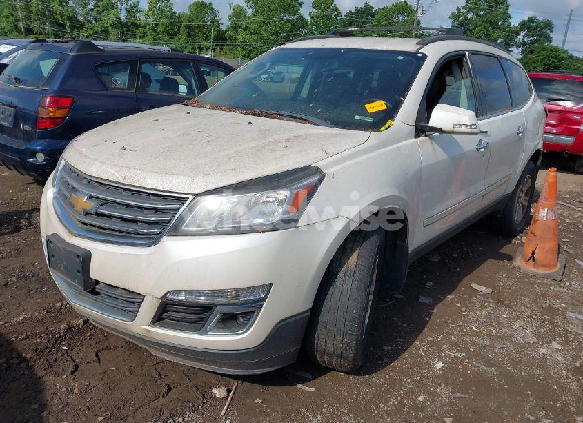 Photo 2 of 2013 Chevrolet Traverse 2LT (VIN 1GNKRJKD2DJ251680)
