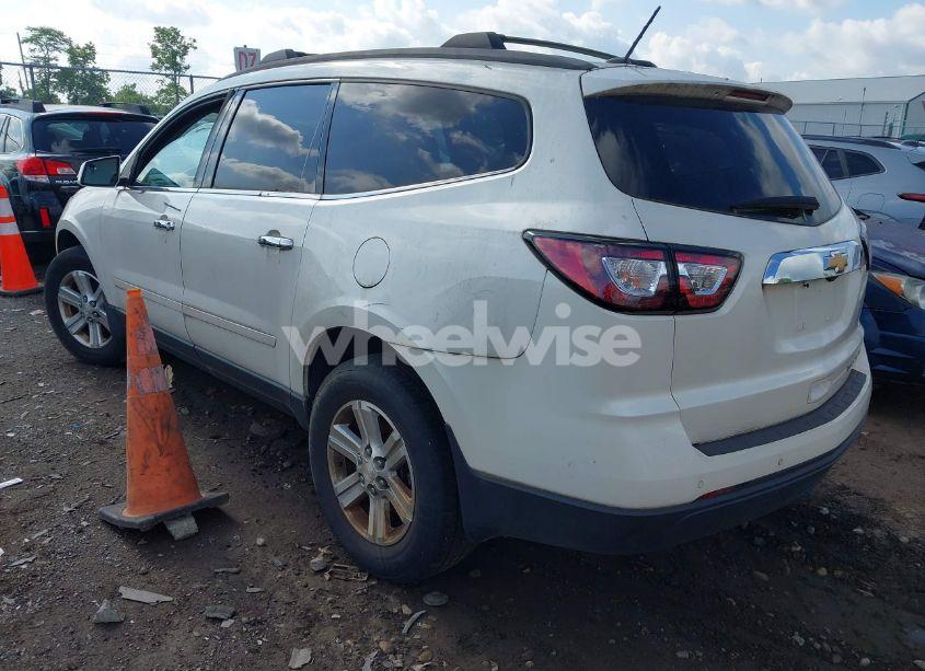 Photo 3 of 2013 Chevrolet Traverse 2LT (VIN 1GNKRJKD2DJ251680)