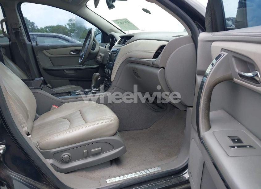 Photo 5 of 2015 Chevrolet Traverse LTZ (VIN 1GNKRJKD3FJ208078)