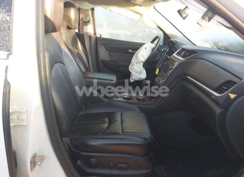 Photo 5 of 2013 Chevrolet Traverse 2LT (VIN 1GNKRJKD4DJ150401)