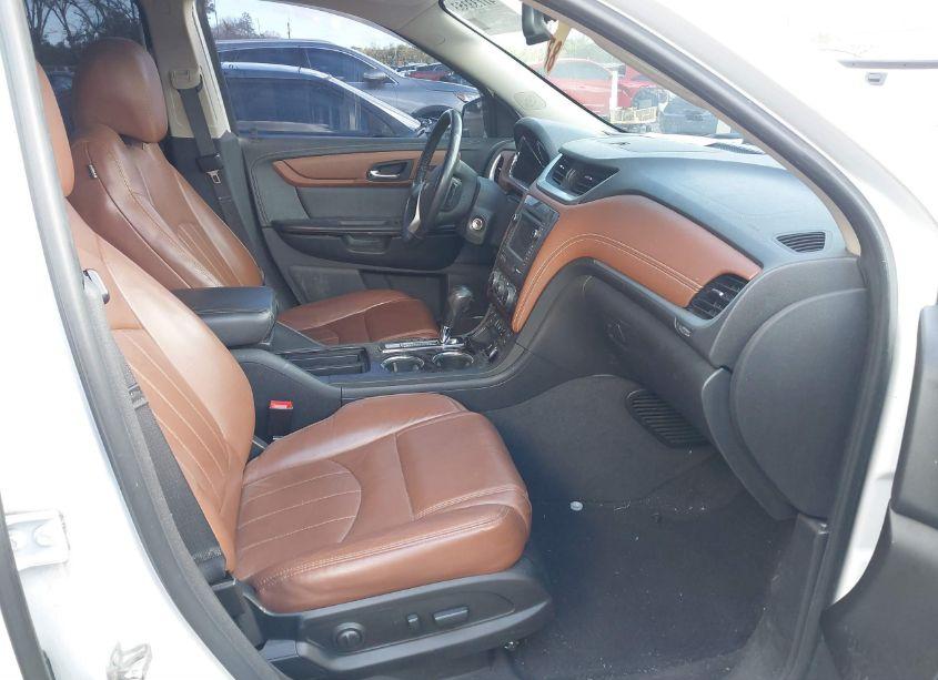 Photo 5 of 2017 Chevrolet Traverse PREMIER (VIN 1GNKRJKD6HJ116823)