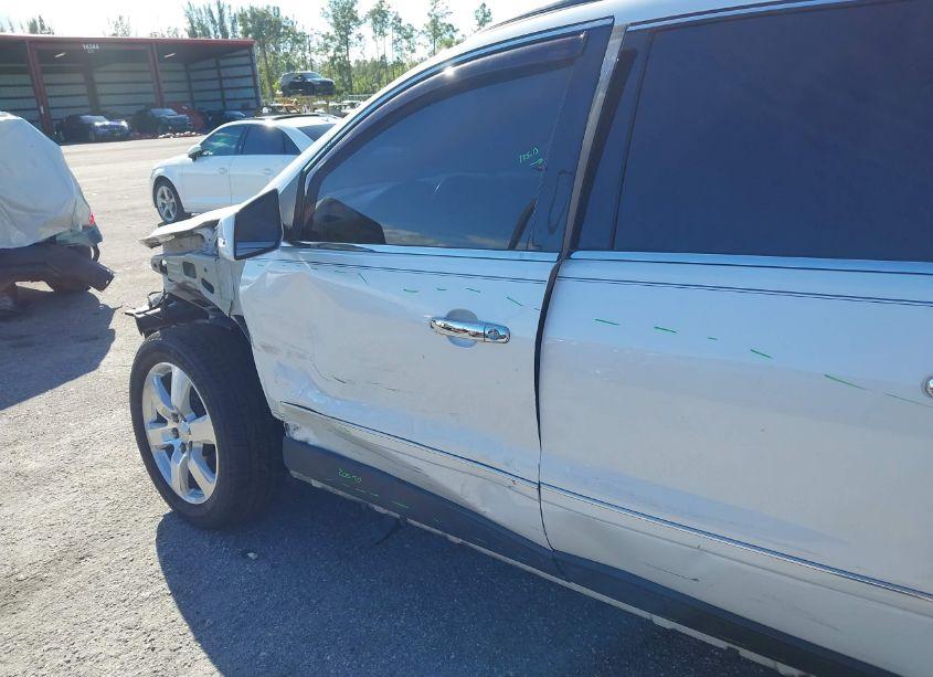 Photo 6 of 2017 Chevrolet Traverse PREMIER (VIN 1GNKRJKD6HJ116823)